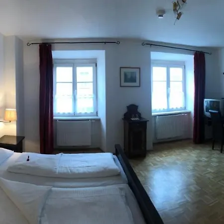 Zum Goldenen Loewen Ehrenhausen