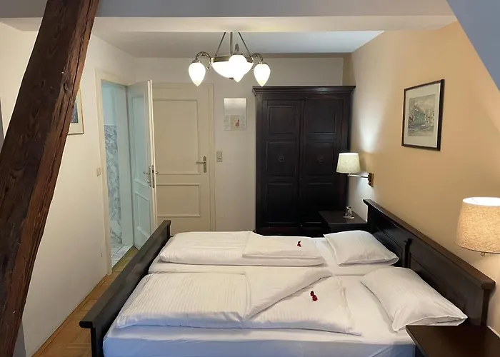 Zum Goldenen Loewen 3* إيهرينهاوزين