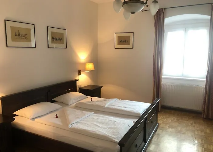 Zum Goldenen Loewen 3* إيهرينهاوزين